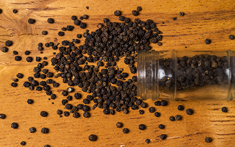 spices-jar-heap-pepper-table